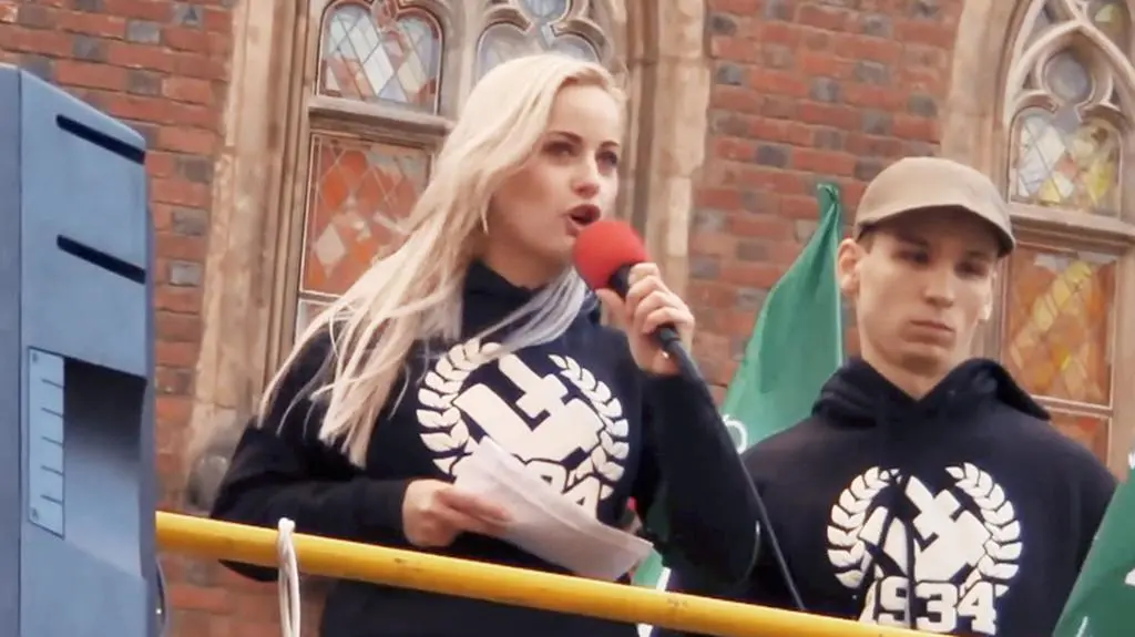 Dziewczyna z ONR krzyczała o islamskich ścierwach. Prokuratura sprawę umarza