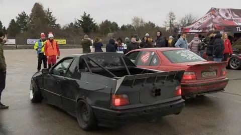 "Nikt tutaj nie żałuje ani opon, ani paliwa". MotoOrkiestra na Bemowie