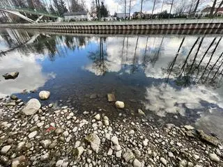 Miejsce odnalezienia granatu w trakcie sprzątania Pisy