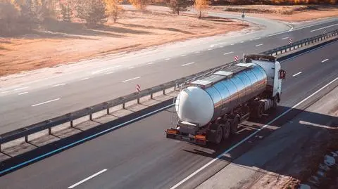 Zmiany dla kierowców zawodowych. "Podyktowane sytuacją kryzysową"