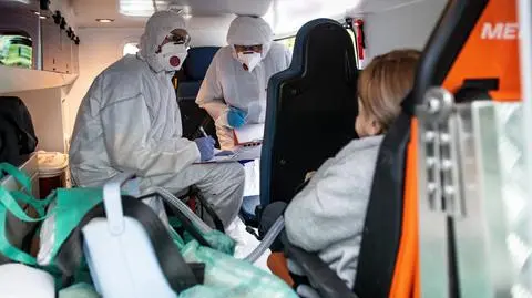 599 nowych, potwierdzonych przypadków zakażenia w poniedziałek. 9 osób zmarło