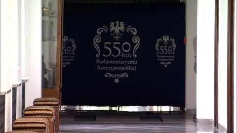 Gabinet Kuchcińskiego zastawiony banerem