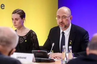 Denys Szmyhal w trakcie międzynarodowej konferencji Darczyńców dla Ukrainy w Warszawie