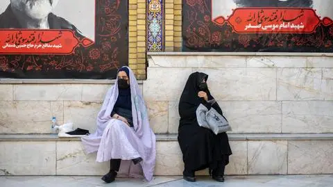 Iranki w Teheranie noszące hidżab 