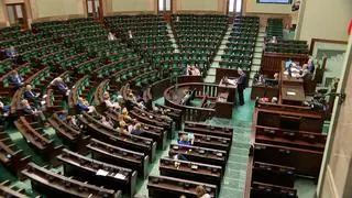 Aktualnie czytasz: "Bardzo ważna" kwestia, sala obrad świeci pustkami. Terlecki: posłowie są zajęci różnymi sprawami, ja też