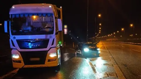 Nie potrafił wjechać na autostradę. Był kompletnie pijany