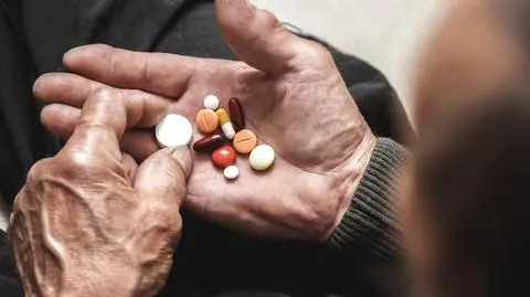 Leki dla seniorów "dwa razy darmowsze"? Jak jest z tymi bezpłatnymi lekami 