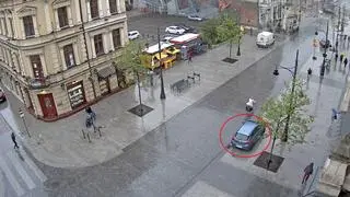 Łódź. Samochód jechał bez kierowcy