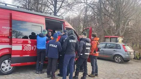 Działania poszukiwawcze zostały wznowione w poniedziałek rano