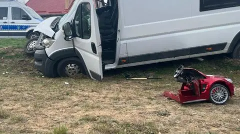 Pijany kierowca busa z zakazem prowadzenia potrącił rodzinę z dzieckiem. Do aresztu nie trafi