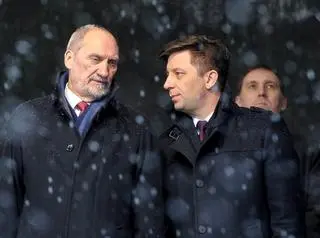 Antoni Macierewicz, Michał Dworczyk (2017)