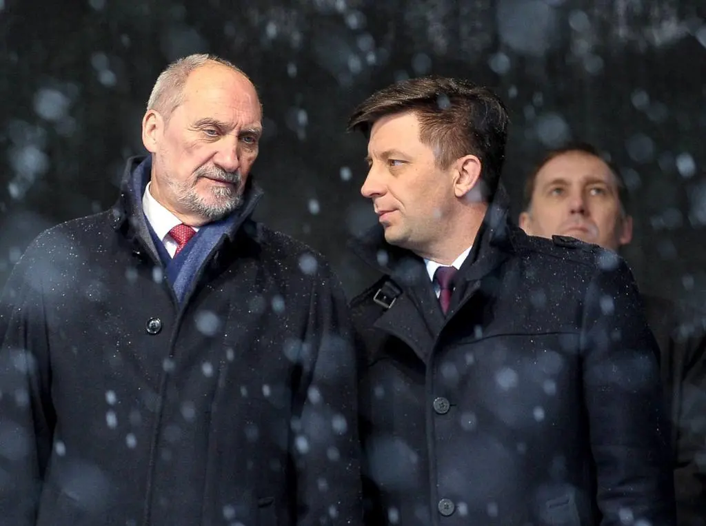 Antoni Macierewicz, Michał Dworczyk (2017)