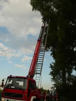 Dron wisiał około 20 metrów nad ziemią