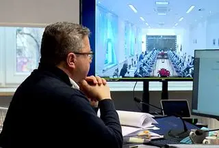 KRS wydał raport w sprawie dodatkowych posiedzeń