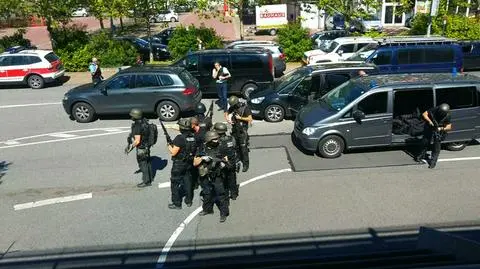 Otworzył ogień w kompleksie kinowym. Napastnik został zastrzelony