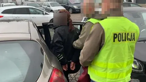 50- letnia kobieta miała zaprosić 70-latka do domu, poczęstować alkoholem, po czym pobić i okraść