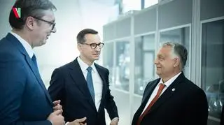 Premier Węgier Viktor Orban pozuje z prezydentem Serbii Aleksandrem Vuciciem i premierem Mateuszem Morawieckim 