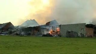 Pożar budynków gospodarczych w miejscowości Garki w Wielkopolsce 