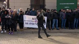 Protest przedsiębiorców przed Urzędem Miasta Krakowa