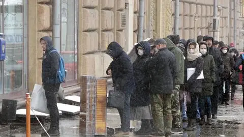 "Środka do dezynfekcji ma wystarczyć do połowy czerwca". Zakażeni lekarze wysyłają skargi do służb bezpieczeństwa  