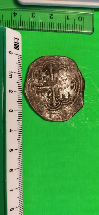 Początkowo służby konserwatorskie sądziły, że to piracka moneta z rejonu Morza Karaibskiego