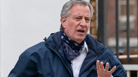 "Moje pytanie do pana Trumpa: zamierza pan uratować miasto czy powiedzieć, żeby padło martwe?"