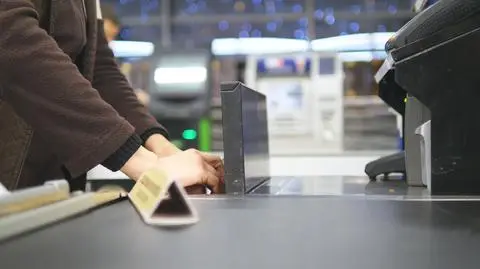Dodatki świąteczne dla pracowników. Biedronka i Lidl o szczegółach