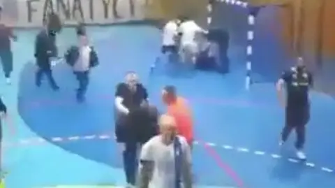 Turniej piłkarski na rzecz chorej dziewczynki przerwali pseudokibice