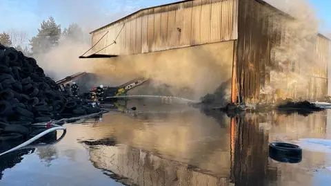Pożar hali, w której przerabiano zużyte opony
