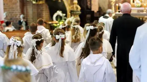 Ile włożyć do koperty z okazji pierwszej komunii?