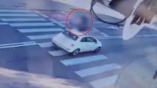 Piesi lądują na dachu auta, kierowca ucieka do rowu przed "czołówką". Pokazują "wyczyny" kierowców