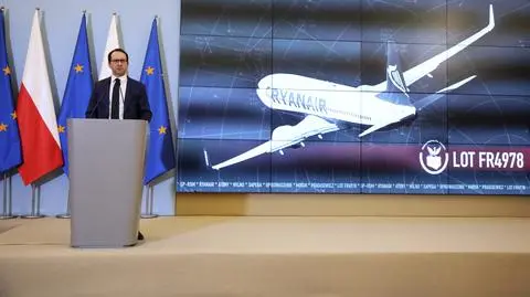 Rzecznik prasowy ministra koordynatora służb specjalnych Stanisław Żaryn podczas konferencji prasowej w KPRM