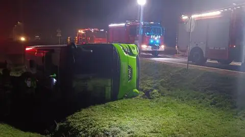 Wypadek autokaru w Elżbiecinie