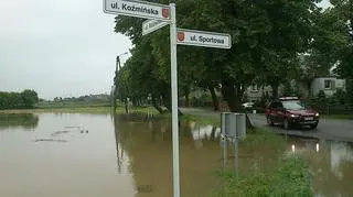 Zalało około 1 hektara ziemi