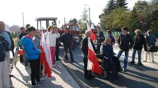 Zdesperowani mieszkańcy blokują drogę