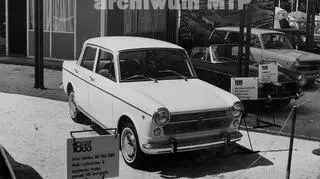 Stanowisko fiata - na pierwszym planie model 1800 (1966 r