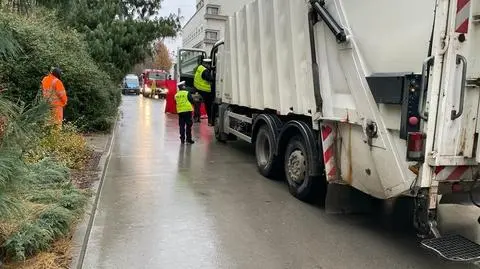 Nie żyje 37-latek potrącony przez śmieciarkę