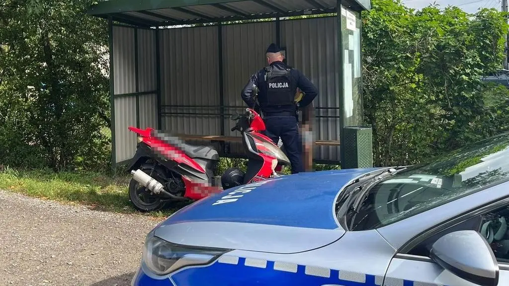 Układał się do snu na przystanku