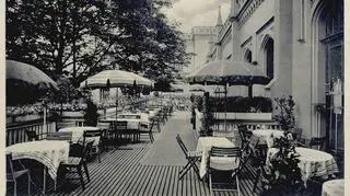 Taras restauracji dworcowej
