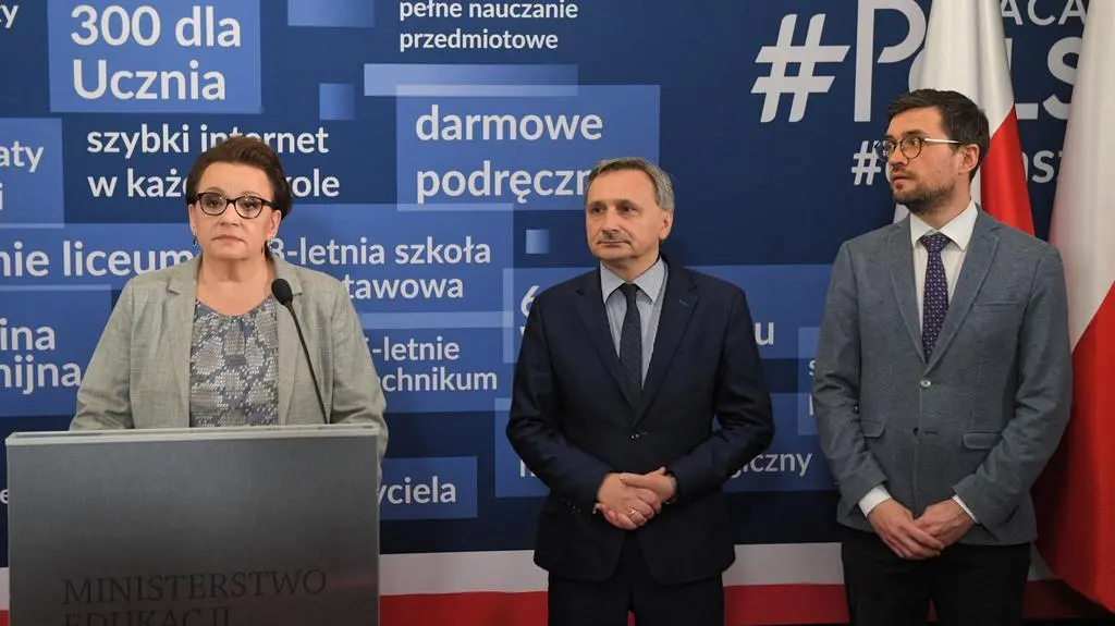 Zalewska: w czwartek wszystkie szkoły przystąpiły do egzaminów