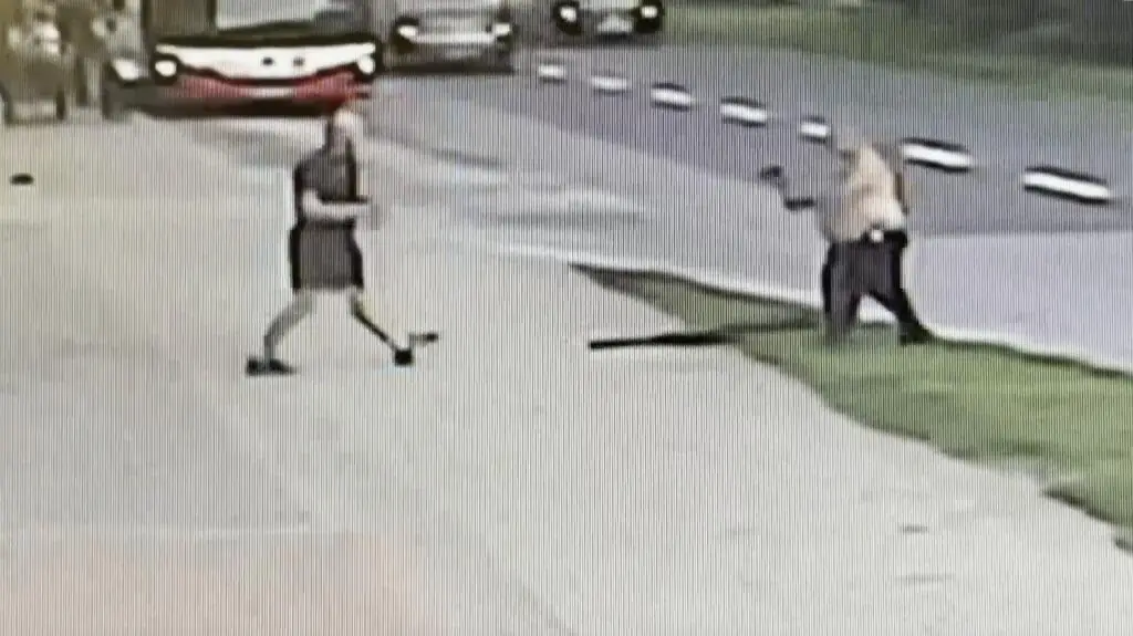 Awantura i starcie na ulicy, mieli siekierę i kij