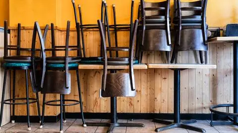 Rzecznik przedsiębiorców apeluje o przegląd restrykcji. "Uchronimy budżet od miliardowych wydatków"