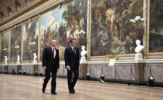 Wersal, 29 maja 2017 roku. W tym miejscu spotkali się Emmanuel Macron i Władimir Putin