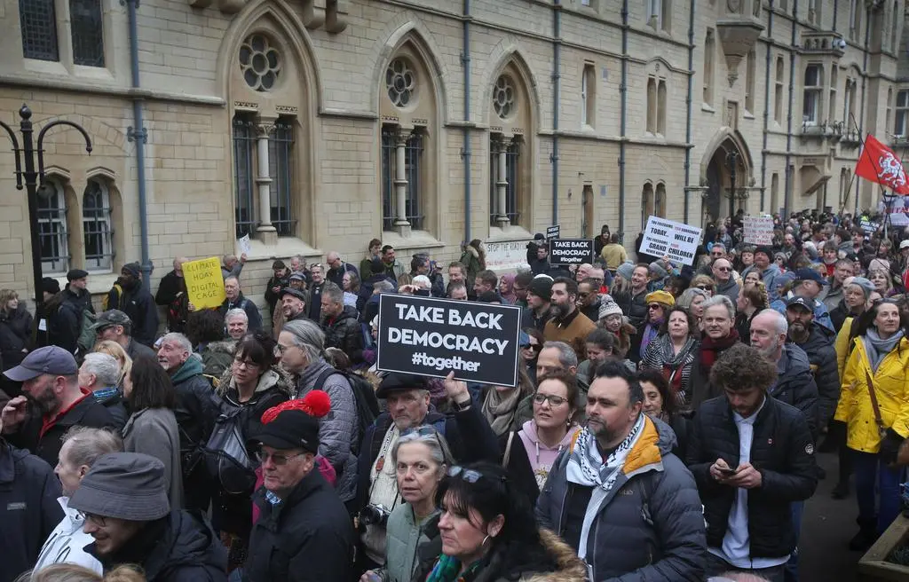 Protesty w Oksfordzie przeciwko planom władz dotyczącym transportu