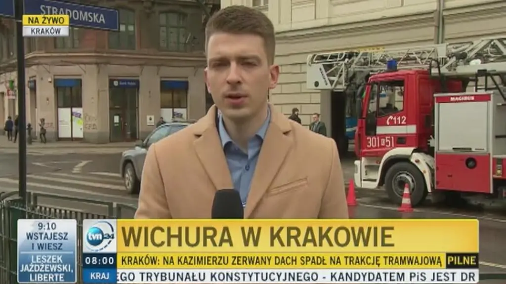 Zerwany dach uszkodził sieć trakcyjną