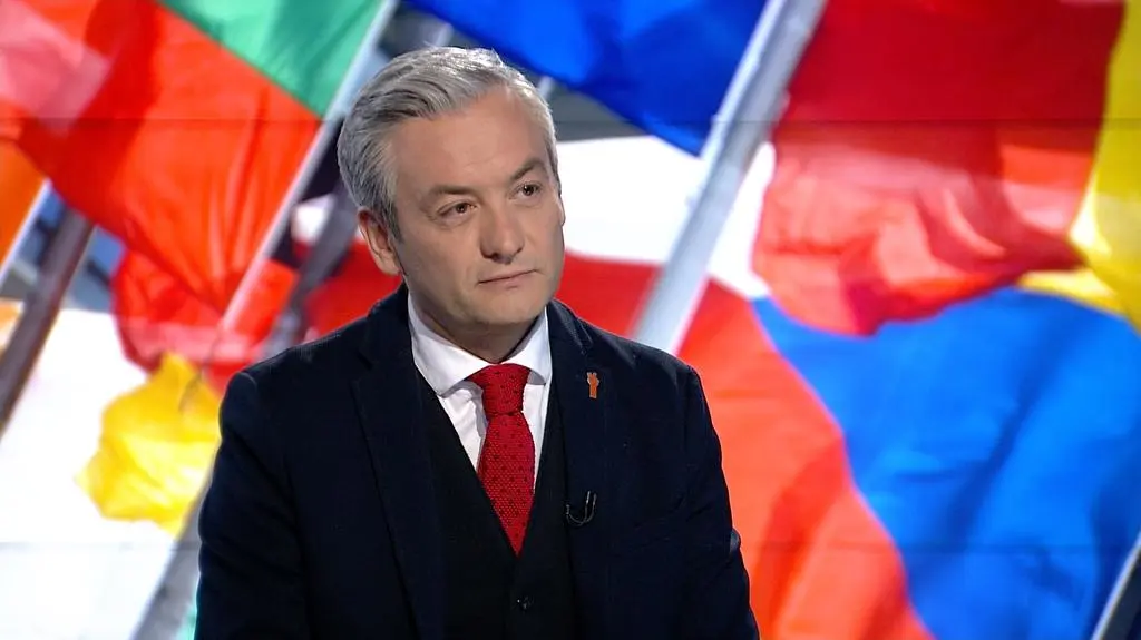 Biedroń: po erze inwestycji w infrastrukturę powinniśmy zainwestować w człowieka