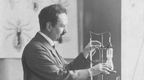 Polak, który wynalazł pierwszą szczepionkę na tyfus. Rudolf Weigl uhonorowany przez Google'a