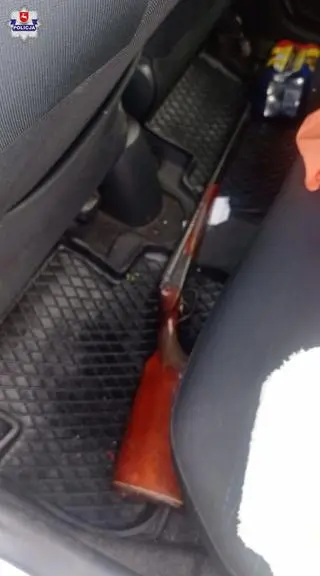 W samochodzie miał dubeltówkę