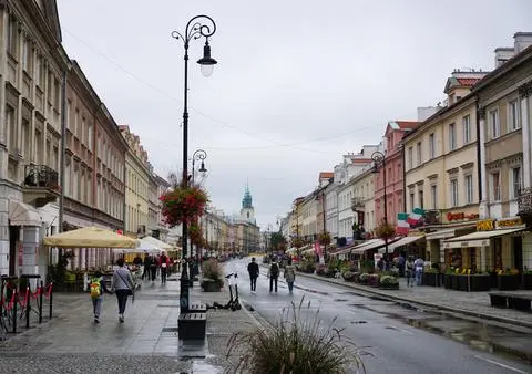 Ogródki gastronomiczne na Nowym Świecie (zdjęcie archiwalne)