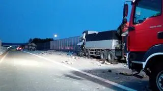 Zderzenie dwóch ciężarówek na S7, jedna osoba nie żyje